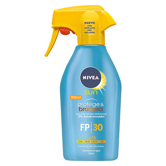 Spray Protector Solar Protege & Broncea Nivea SPF 30 (300 ml)